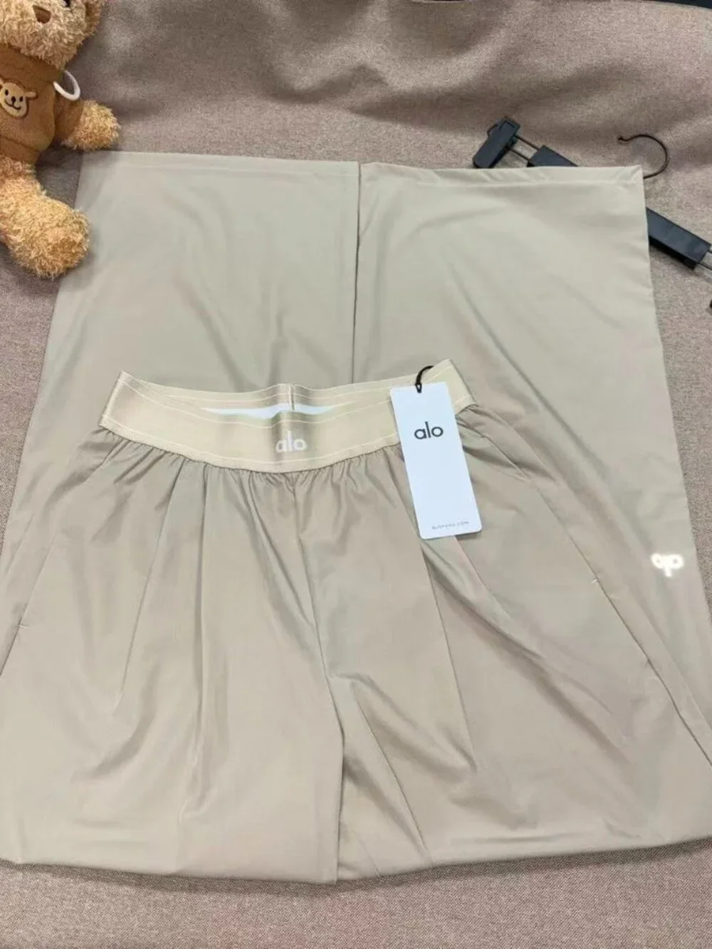 Alo Yoga Suit Up Trouser Gravel Color Regular 30-inch Inner Seam Length 🖤